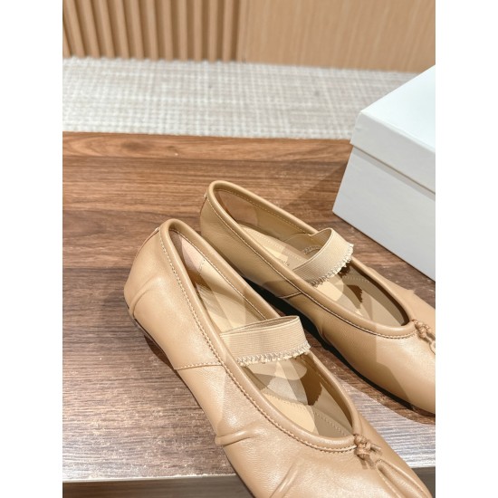 MM6 sneakers