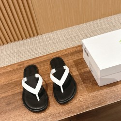 MM6 slippers