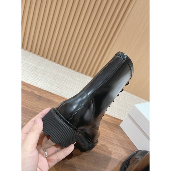 The row boots