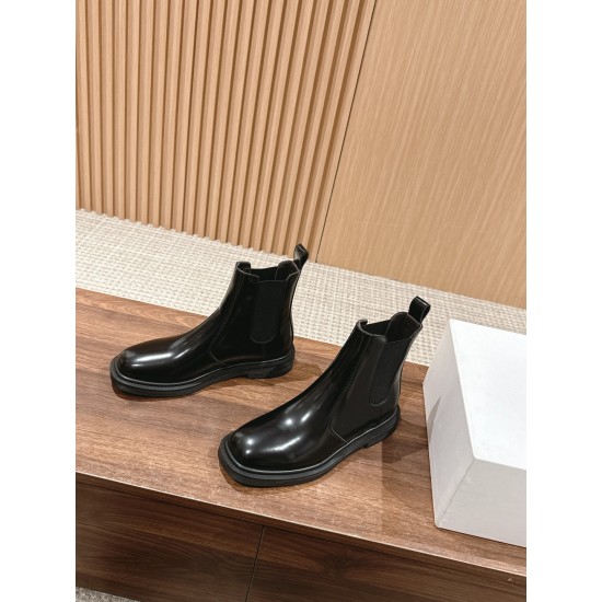 The row boots