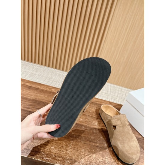 MM6 slippers