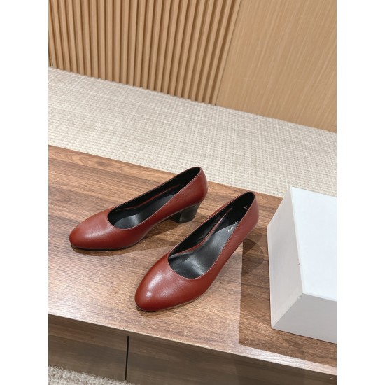 The row sandals
