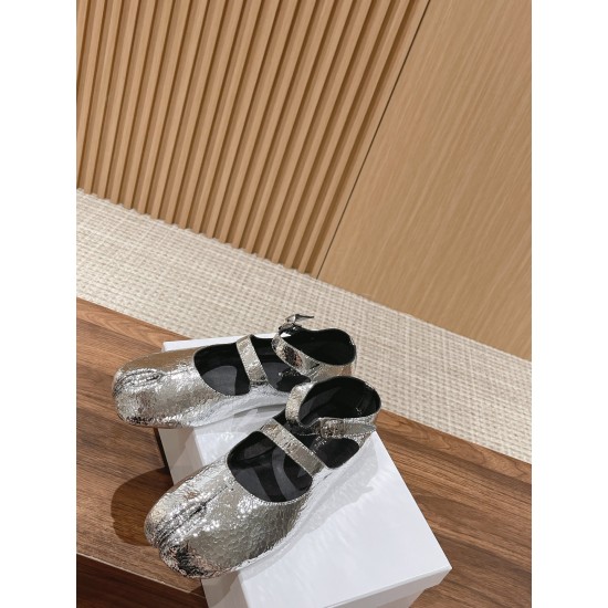 MM6 sandals