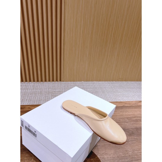 MM6 slippers