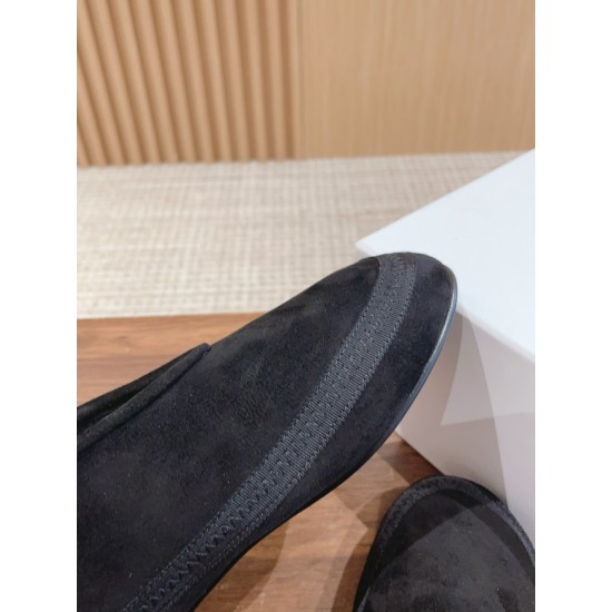 The row boots