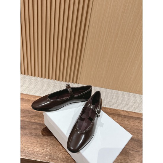The row sandals