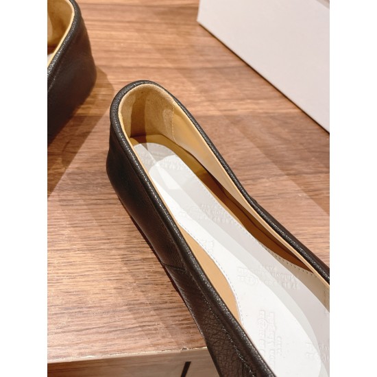 MM6 sneakers