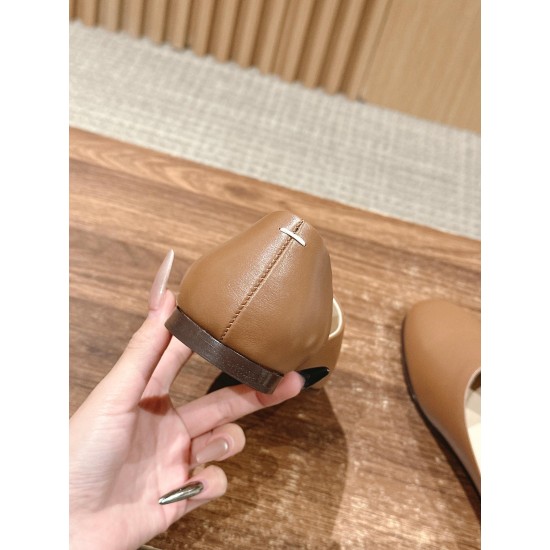 MM6 sandals