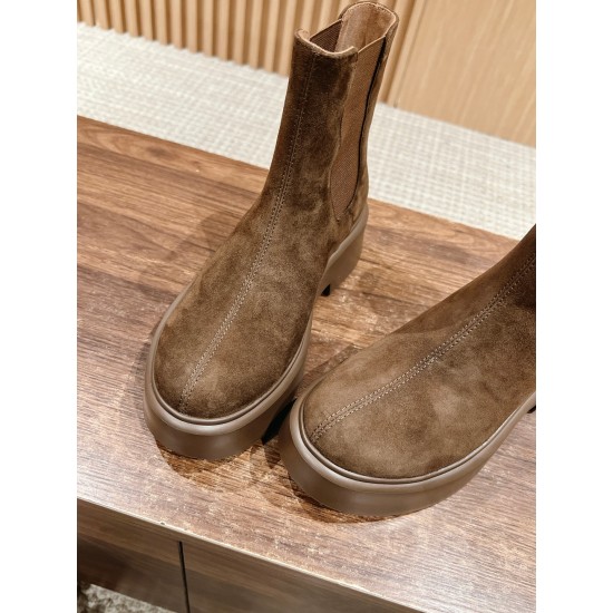 The row boots
