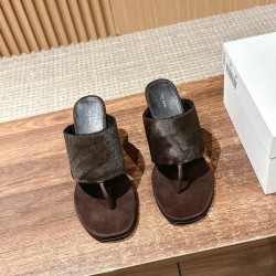 MM6 slippers
