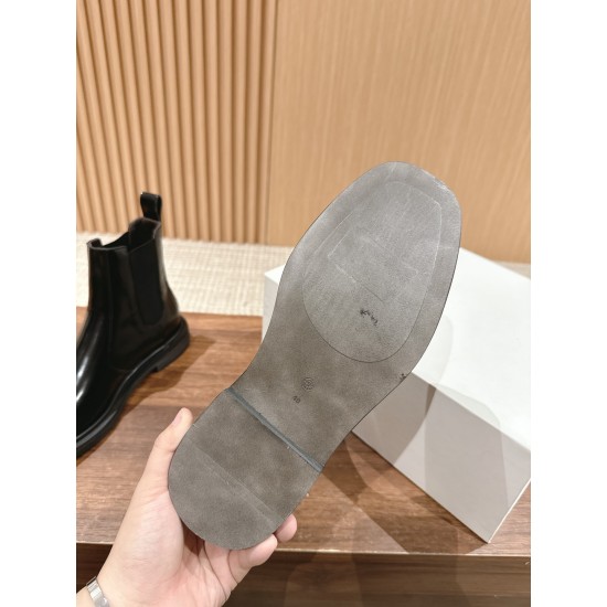 The row boots