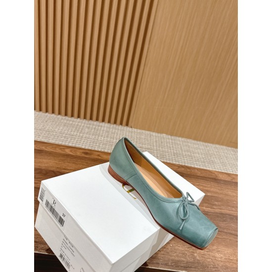 The row sandals