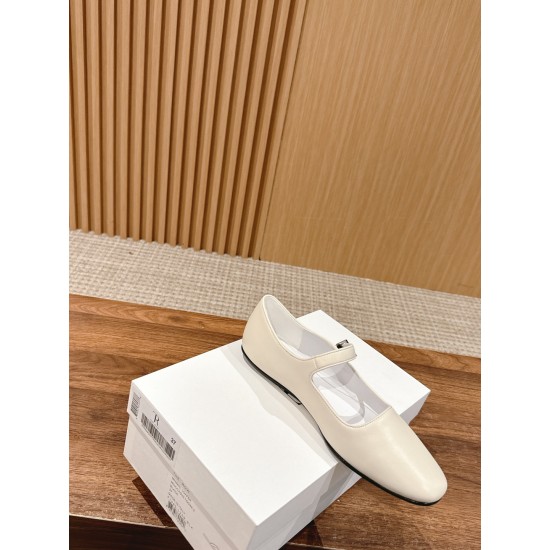 The row sandals