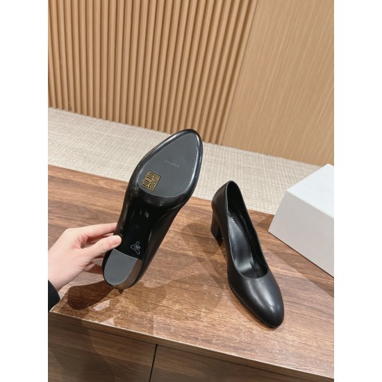 The row sandals