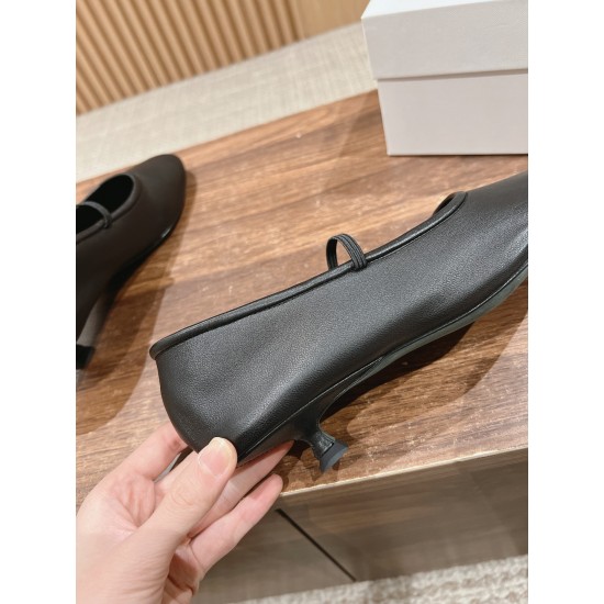 The row sandals