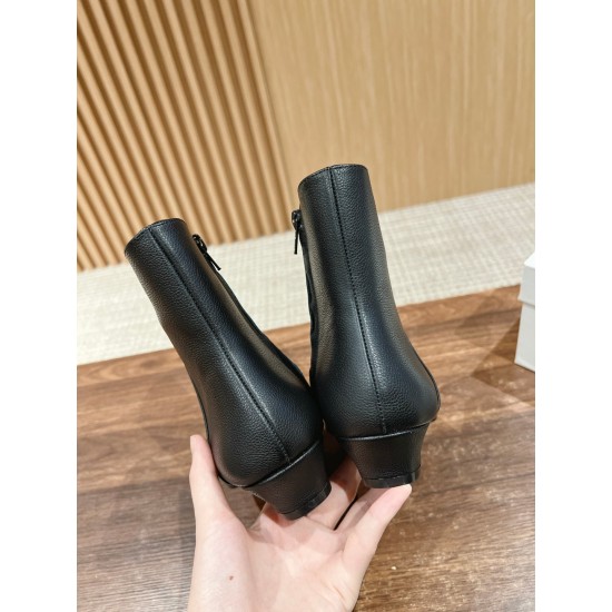 The row boots