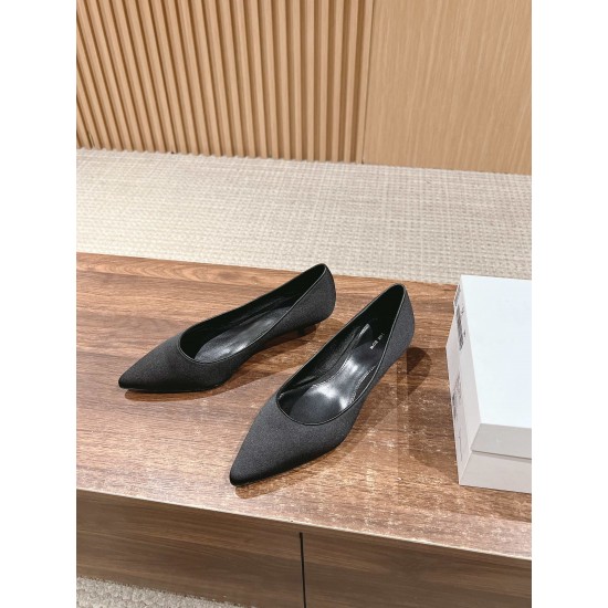 MM6 sandals