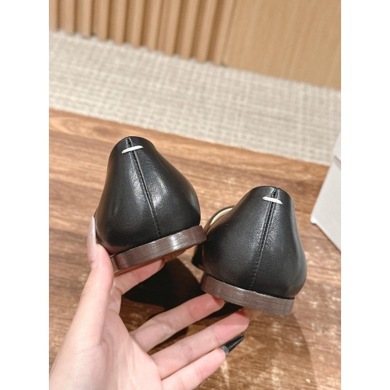 MM6 sandals