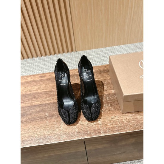 MM6 sandals