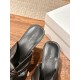 MM6 slippers