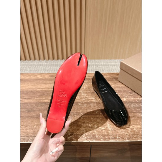 MM6 sandals