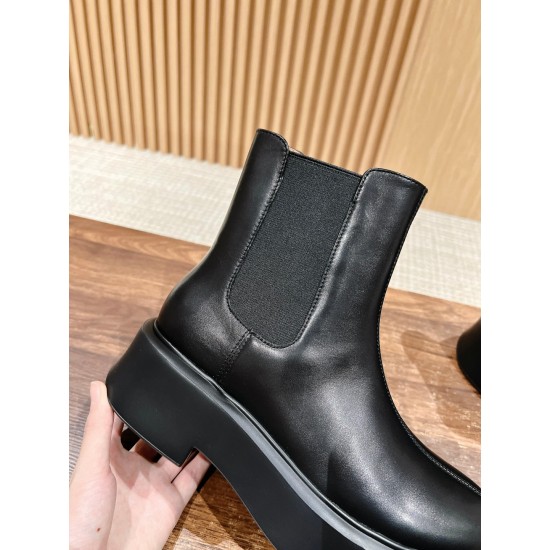 The row boots