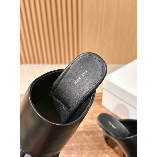 MM6 slippers
