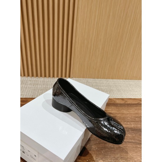 MM6 sneakers