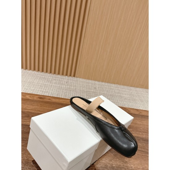 MM6 sneakers