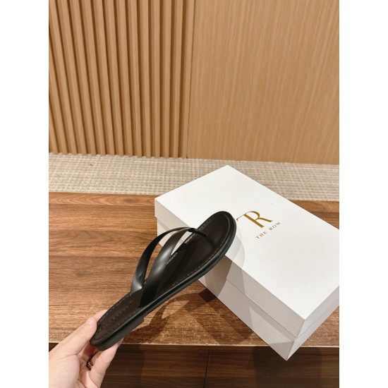 MM6 slippers