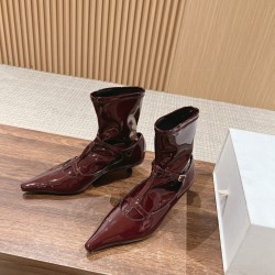 The row boots