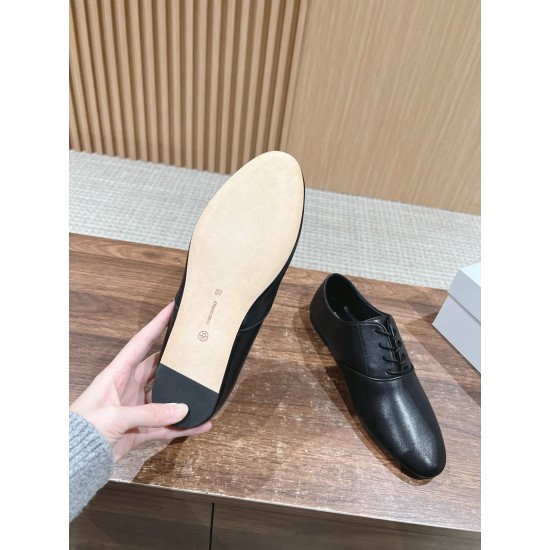 MM6 sandals