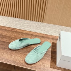 MM6 slippers