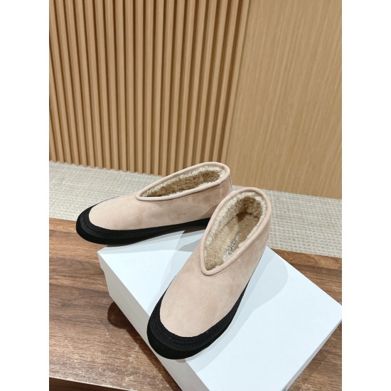 The row boots