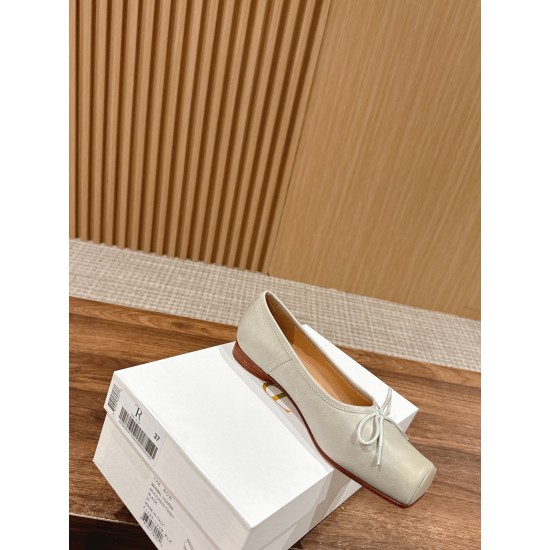 The row sandals