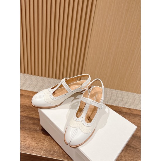 MM6 sandals