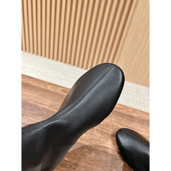 The row boots