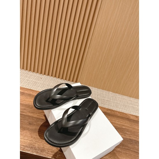 MM6 slippers