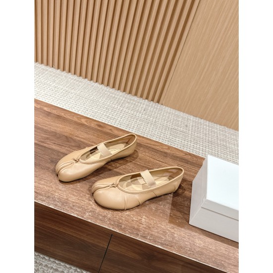 MM6 sneakers