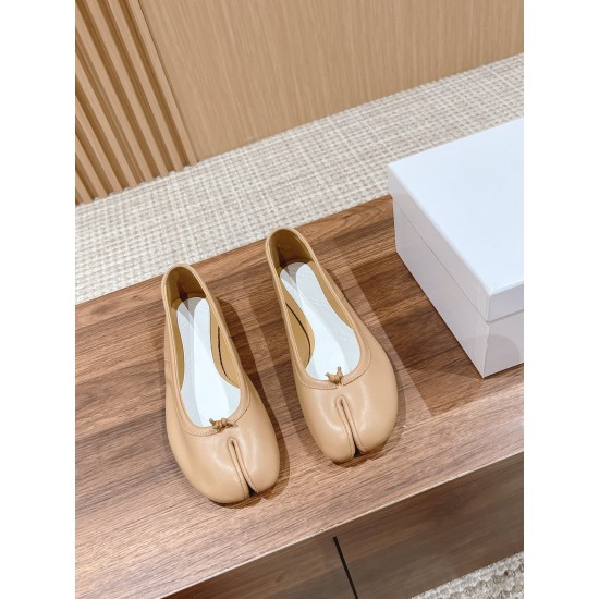 MM6 sneakers