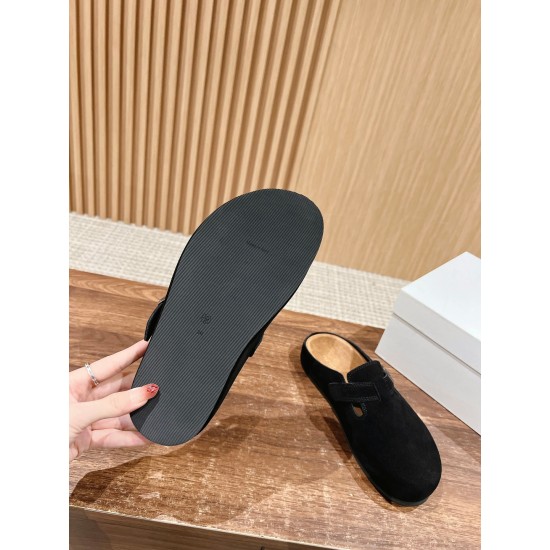 MM6 slippers