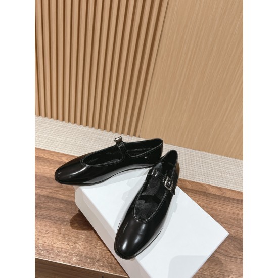 The row sandals