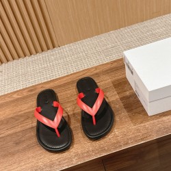 MM6 slippers