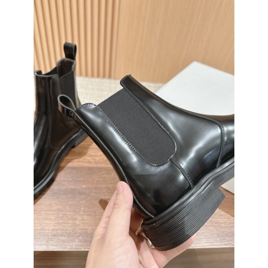 The row boots