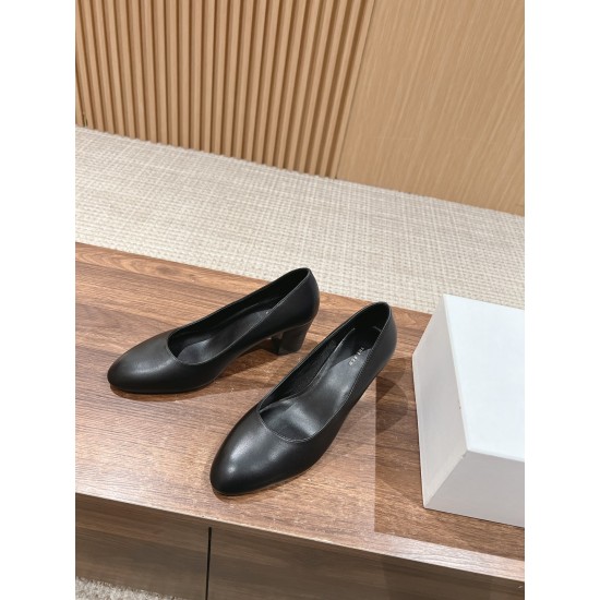 The row sandals