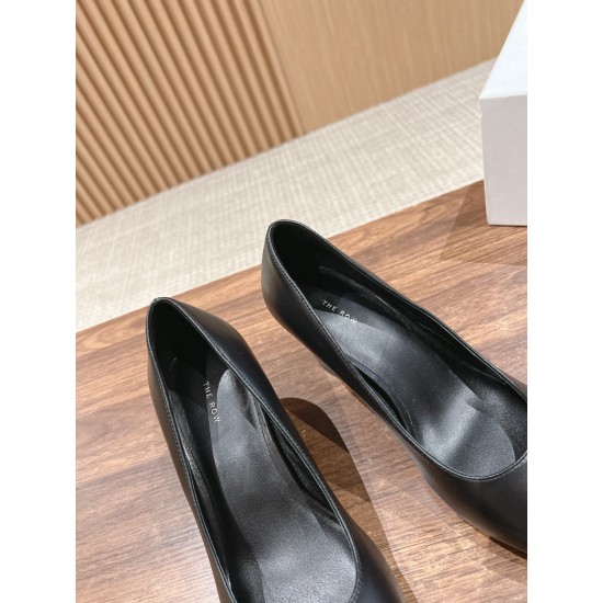 The row sandals