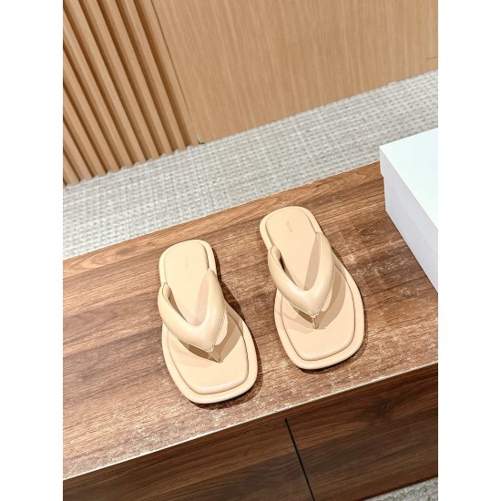 The row slippers