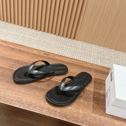 MM6 slippers