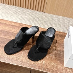 MM6 slippers