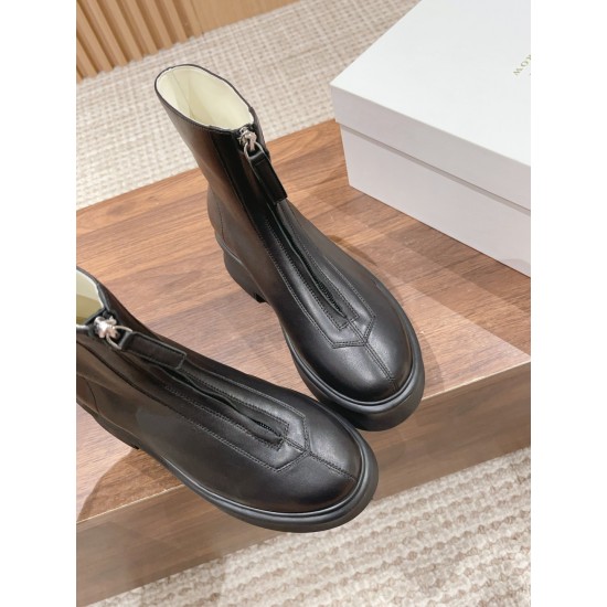 The row boots